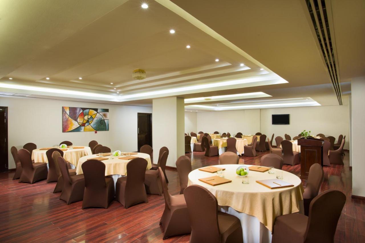 Centara Life Muscat Dunes Hotel Экстерьер фото